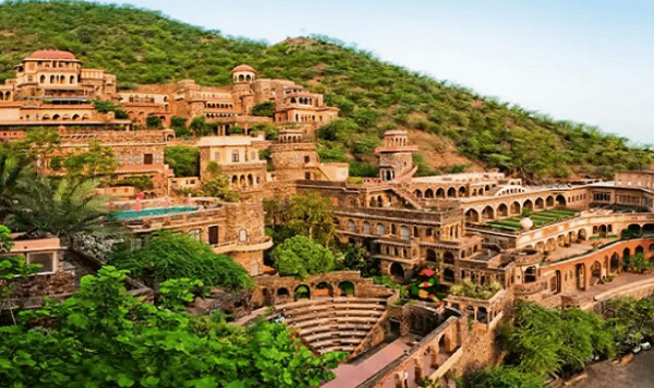 Top 3 Delhi Travel Attractions Tourists Love