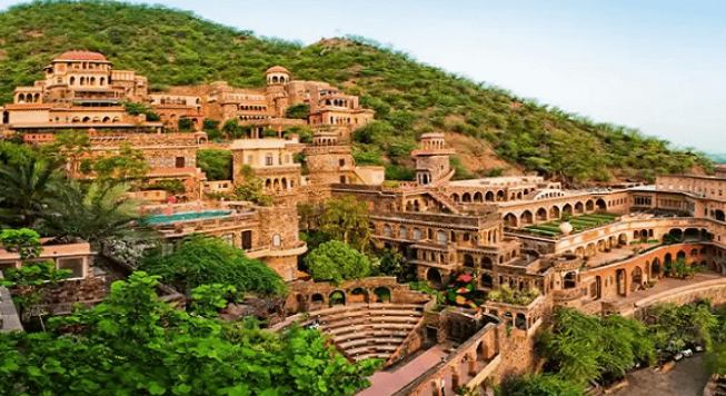 Top 3 Delhi Travel Attractions Tourists Love